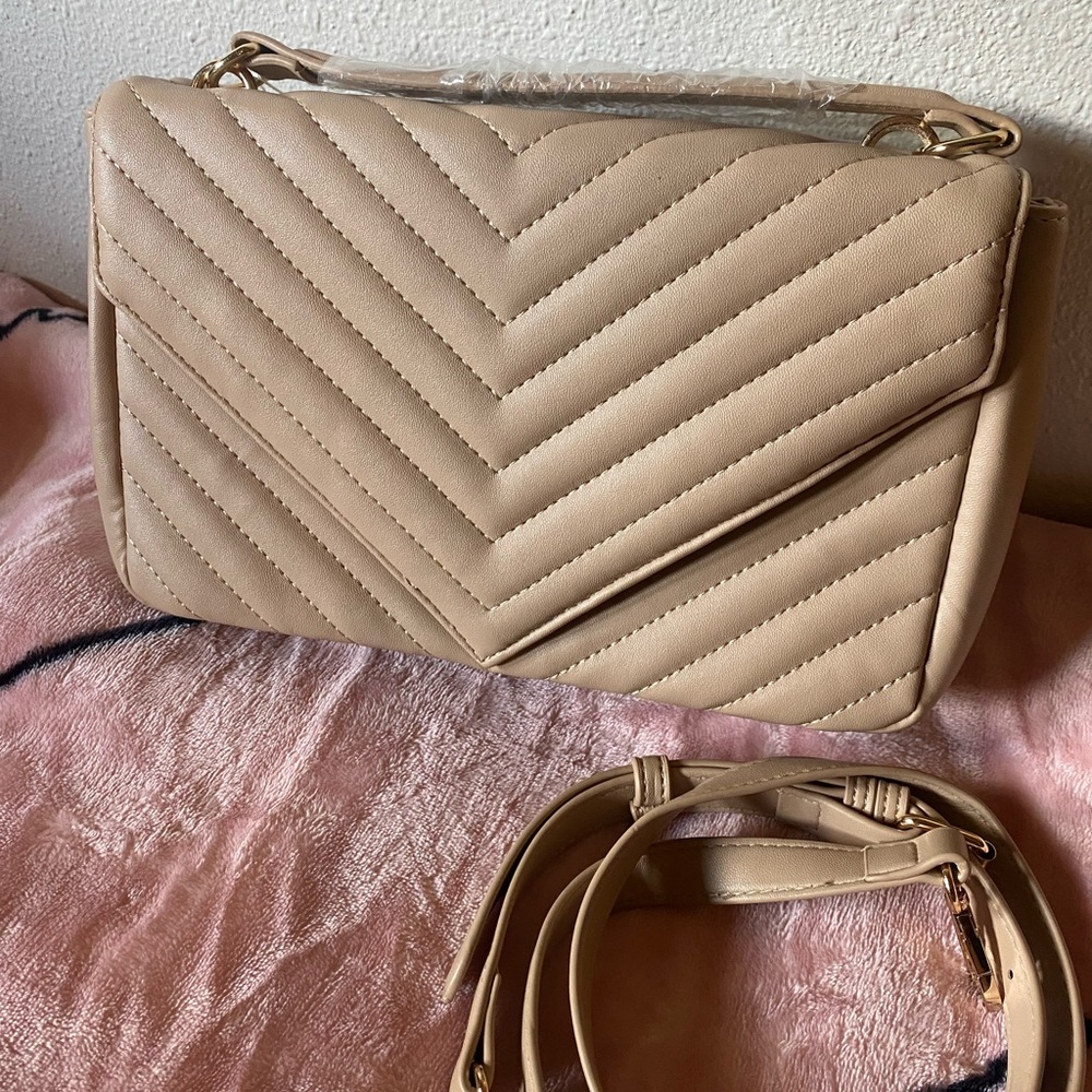 NWT beige Daisy Rose chevron flap top-handle/crossbody bag - Picture 3 of 11
